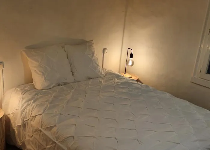 Jolie à 400m Des Plages De Sable